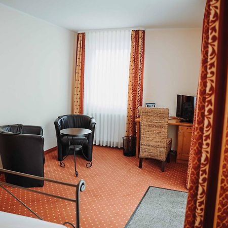Hotel Am Wallgraben Брилон Номер фото