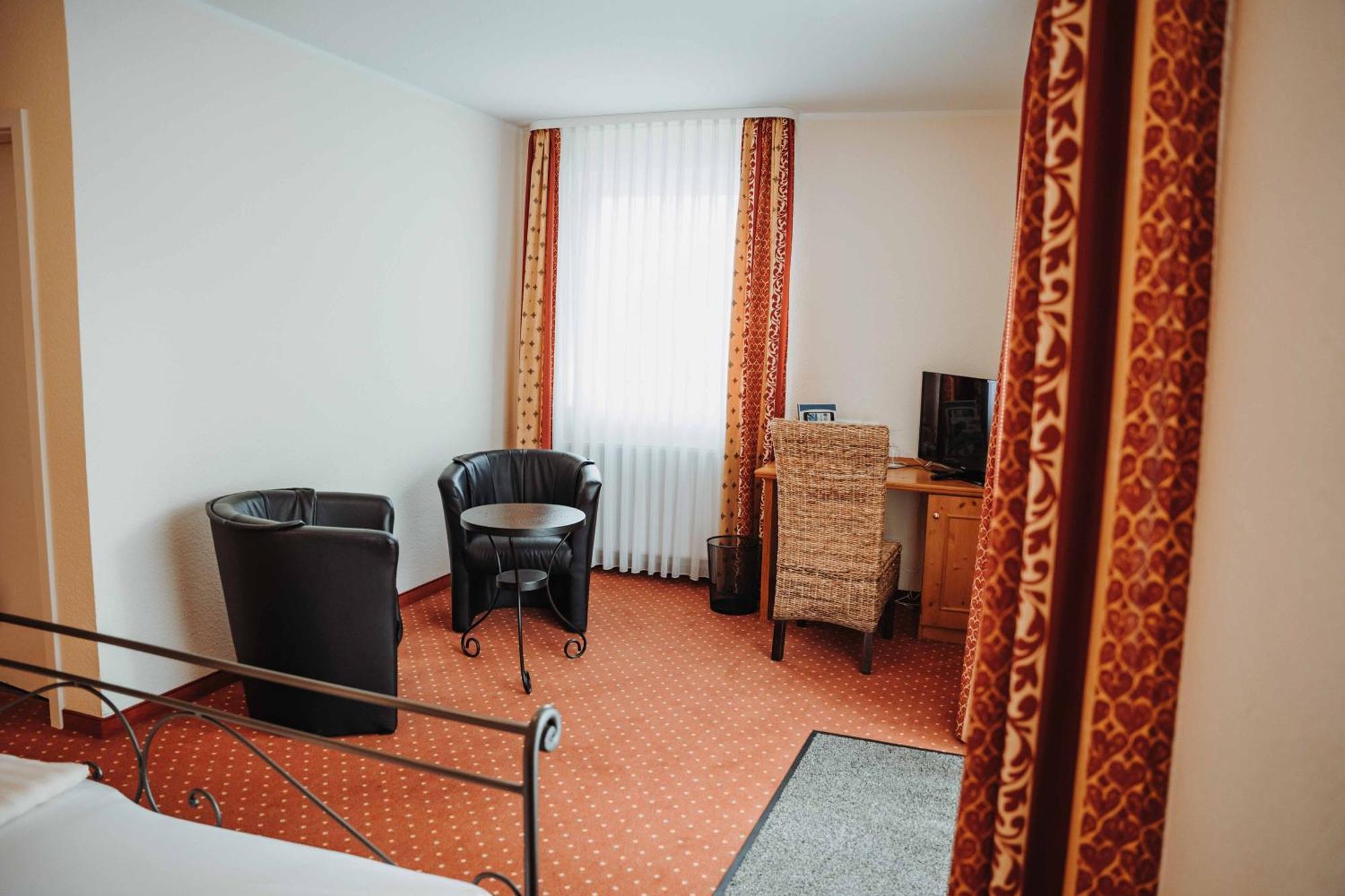 Hotel Am Wallgraben Брилон Номер фото