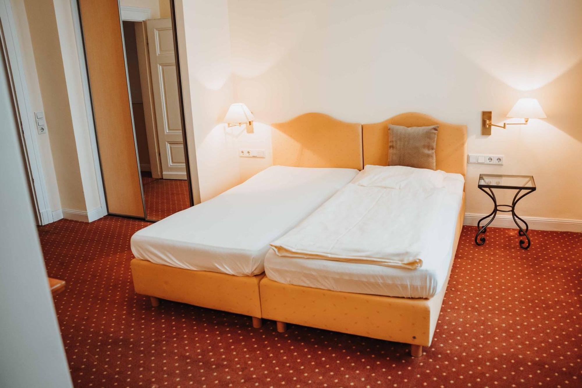 Hotel Am Wallgraben Брилон Номер фото