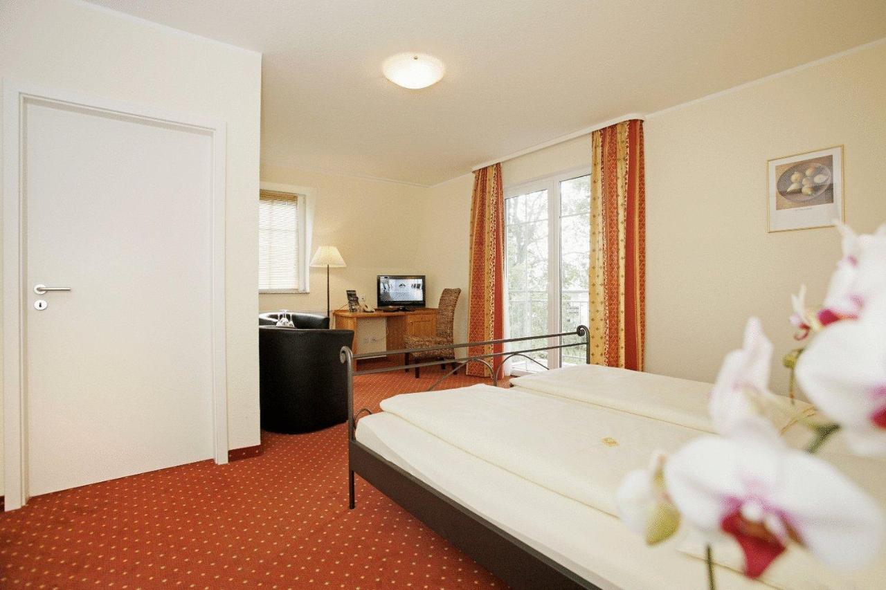 Hotel Am Wallgraben Брилон Номер фото