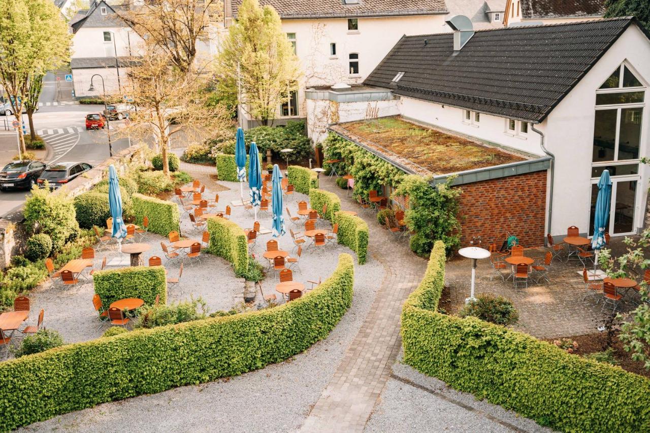 Hotel Am Wallgraben Брилон Экстерьер фото