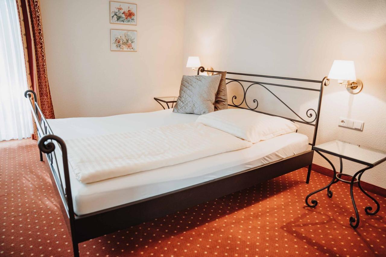 Hotel Am Wallgraben Брилон Экстерьер фото