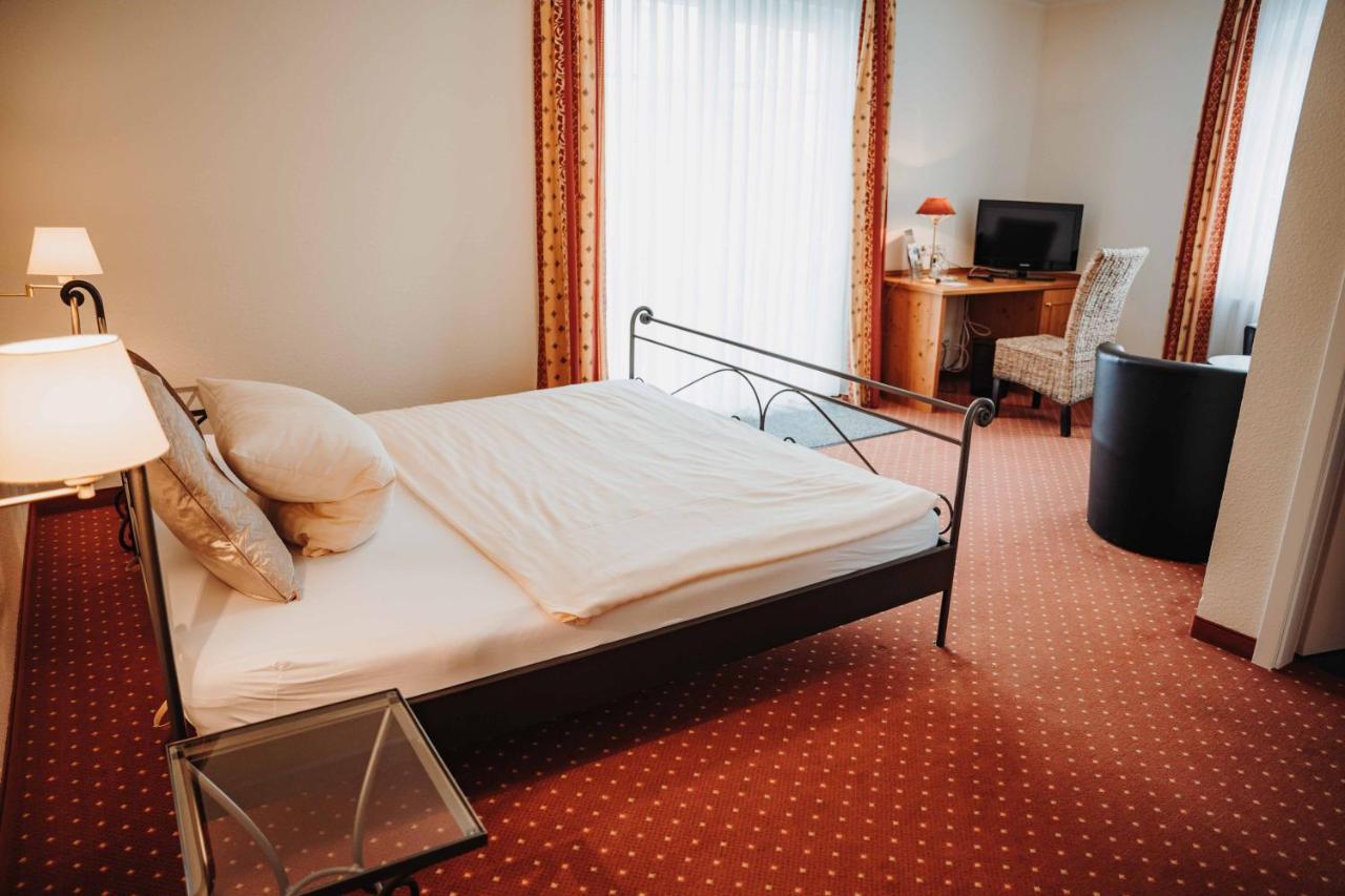 Hotel Am Wallgraben Брилон Экстерьер фото