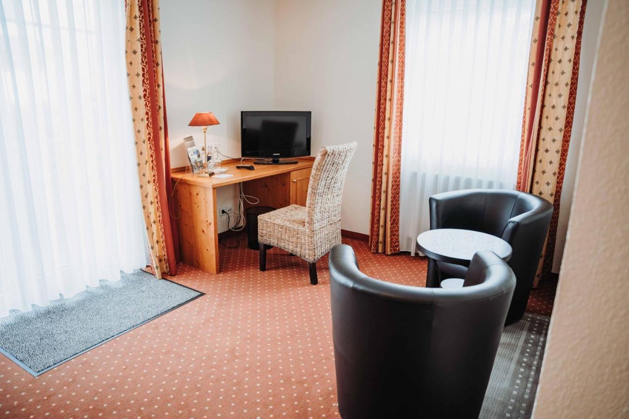 Hotel Am Wallgraben Брилон Экстерьер фото