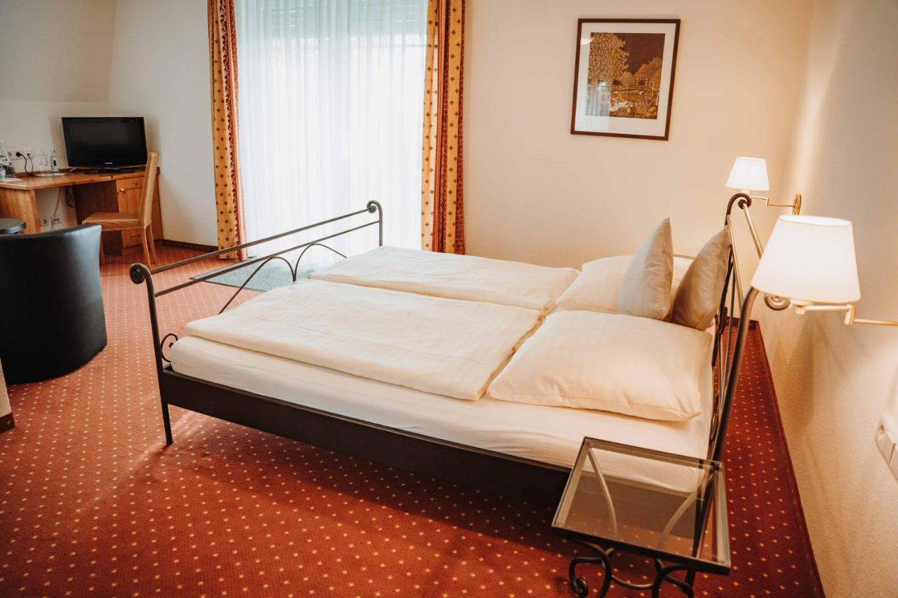 Hotel Am Wallgraben Брилон Экстерьер фото