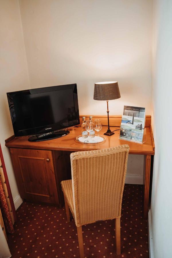 Hotel Am Wallgraben Брилон Экстерьер фото