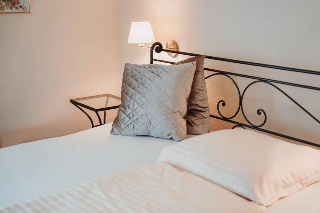 Hotel Am Wallgraben Брилон Экстерьер фото